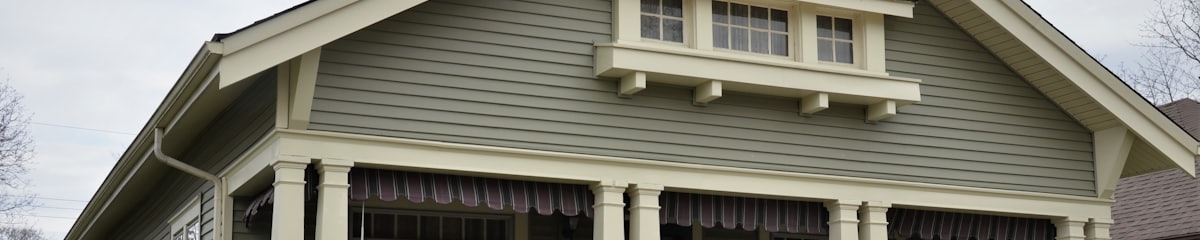 Craftsman bungalow home with a covered front porch